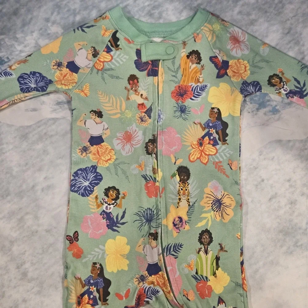 Disney Encanto Baby‎ Sleeper 6-9 Months Footed Pajamas Zip One Piece Mirabel